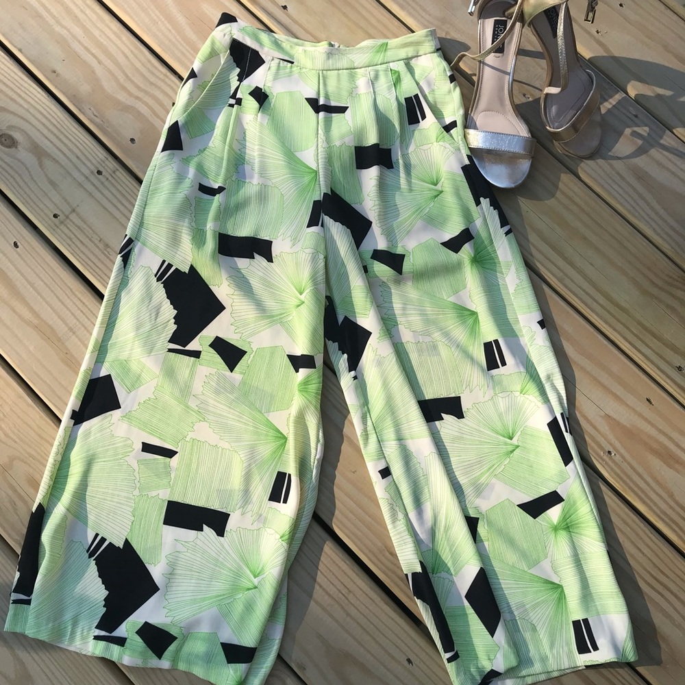 ASTR cropped pants, size XS, worn once, lined!